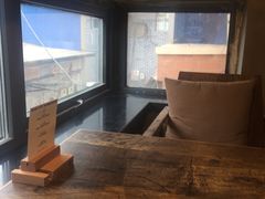 靠窗位-HIGH FIVE哈福手工汉堡(桂林路店)