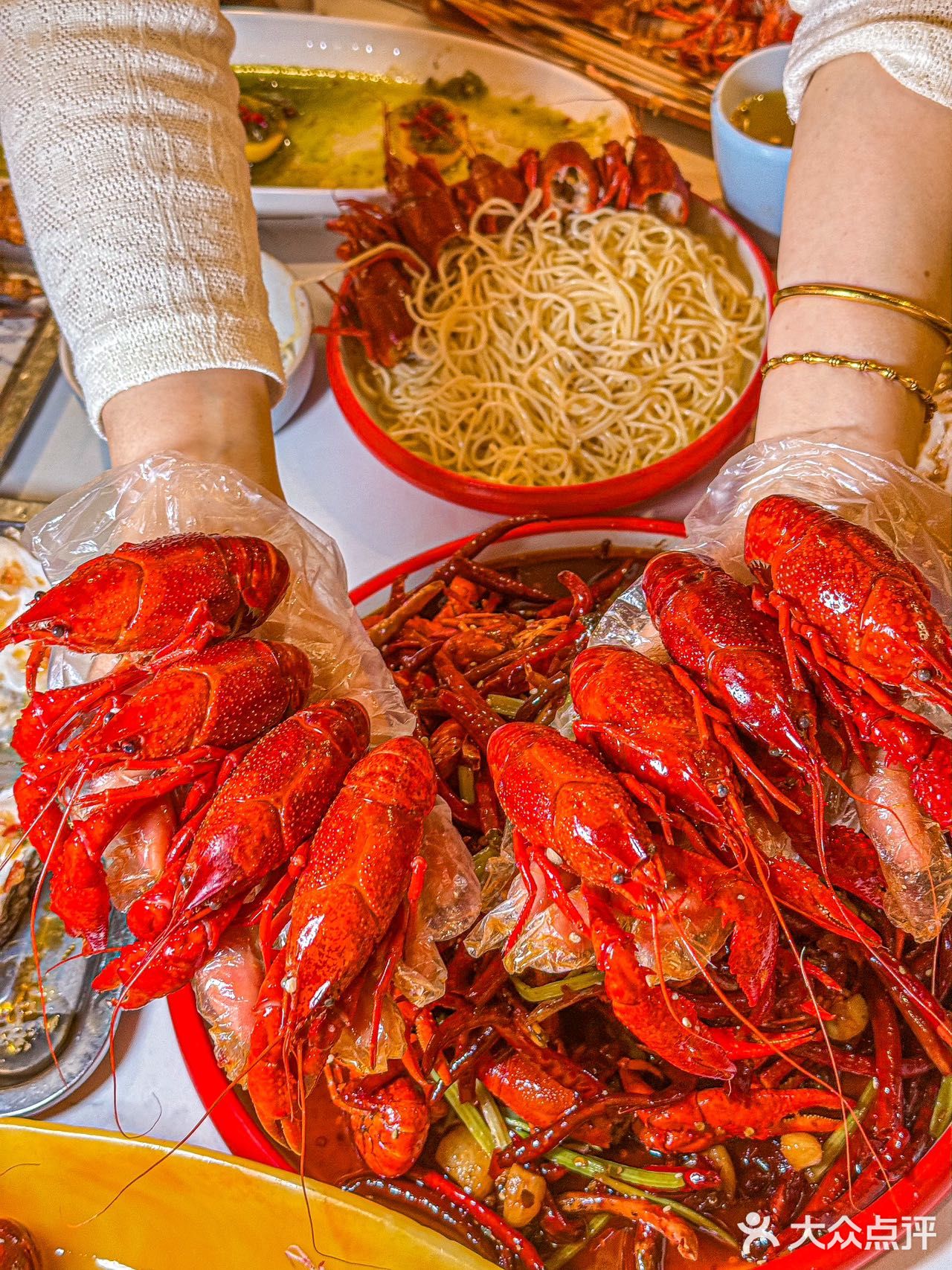各位夜猫子们，这里有一家宝藏夜宵店强势来袭—