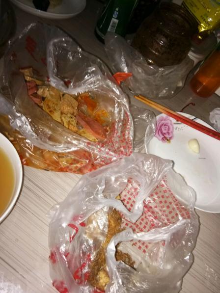 营房口店服务是九多肉多最差的!说话难听!下次再也不会去买了!