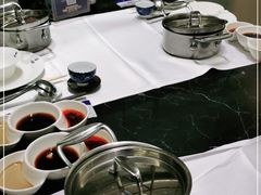 -红鼎豆捞·非遗鲍皇汤火锅(宝丰路店)