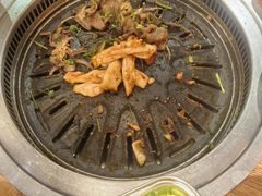 -明洞阿姨·韩式酱蟹烤肉·创意料理(三元桥店)