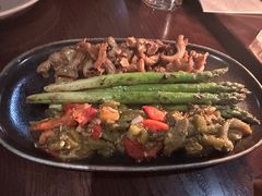 鸡油菇配芦笋-BROWNSTONE布朗石西班牙餐厅(富城店)