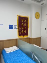 -靓芙泉专研痘痘肌