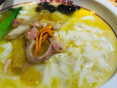 -呷佬·长沙手工米粉(金沙江路店)