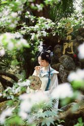 -虞美人汉服摄影