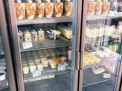 面包甜点陈列柜-白色日记·手作酸奶(麦凯乐店)