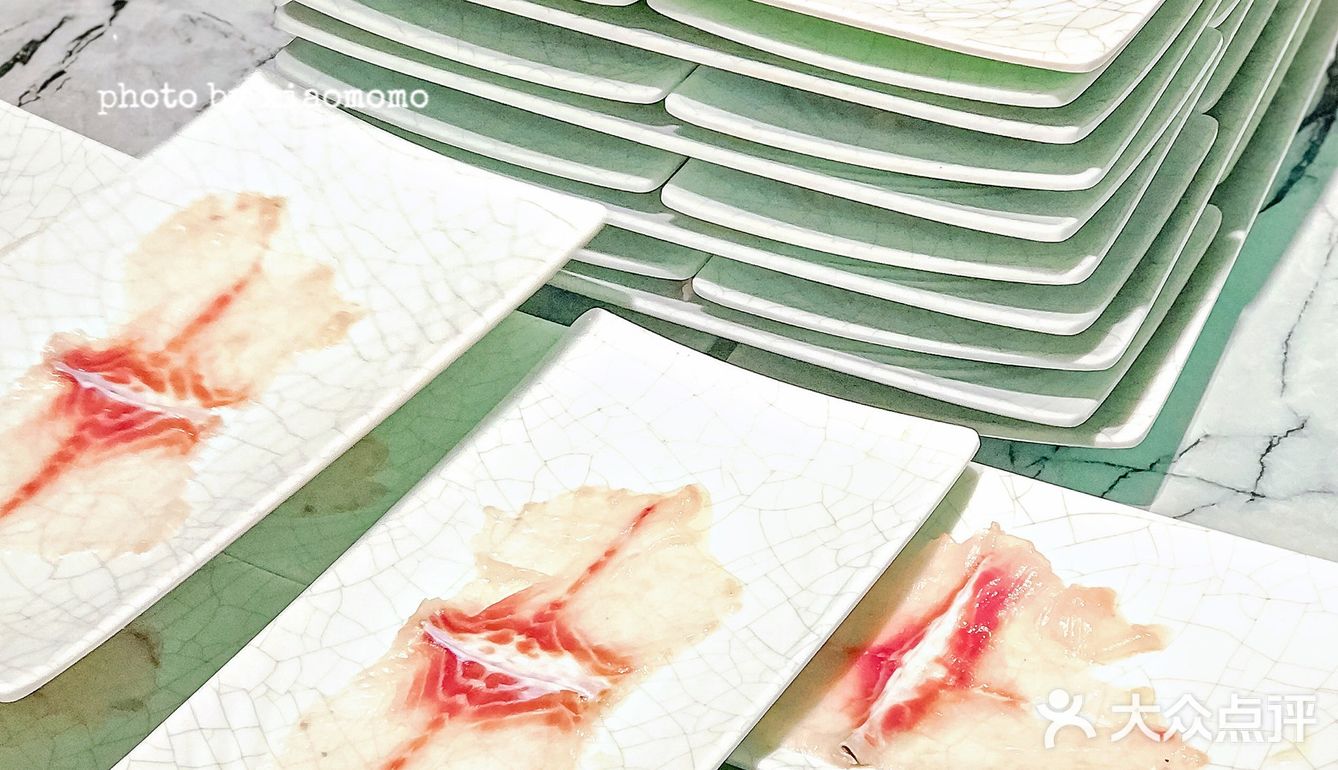 鲜掉眉毛❗️姐妹带我吃的这家薄如纸的斑鱼火锅真🉑