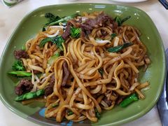 干炒牛河-胡须佬鸡煲四季火锅(龙珠大道店)