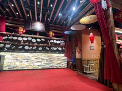 -老滇山寨•云南特色菜•地方菜•民族风情歌舞表演(金碧店)