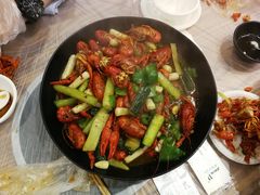 -虾弄弄海派小龙虾·牛羊蝎子火锅