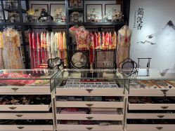-懿沉香中式嫁衣礼服秀禾服龙凤褂马来褂旗袍总店