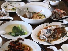 -三姐妹·海鲜大排档