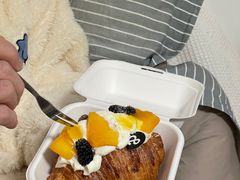蓝莓奶油蛋糕牛角包-BUTTERFUL&CREAMOROUS 黄油与面包(万象城店)