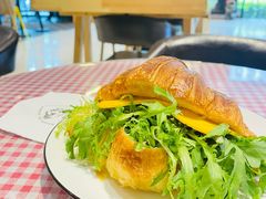 金枪鱼可颂三明治-熊叔熊婶面包房(团结湖店)