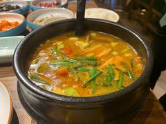 -明洞阿姨·韩式酱蟹烤肉·创意料理(三元桥店)