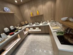 -汉庭优佳(上海娄山关路地铁站店)