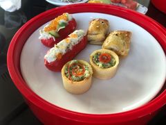 蟹肉鱼籽红丝绒泡芙-希尔顿南海酒店·观廊大堂吧·海景下午茶