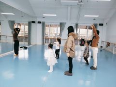 -西安小天鹅艺术团(曲江Alice店)