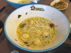 -灵芝妹子海鲜米线(香炉礁山姆店)
