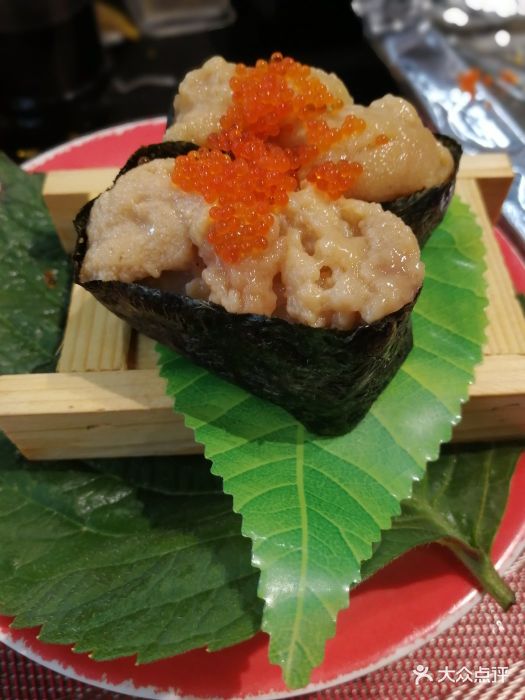 阿鲲回转寿司活海胆军舰图片 - 第1张