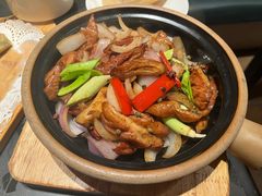 啫啫肥肠煲-芳芳私房菜·精做淮扬菜(承德路店)
