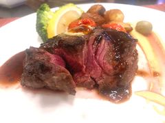 炭烤牛排配土豆仔及时蔬-WOLFGANG PUCK KITCHEN & BAR(迪士尼小镇店)