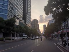 -江城燕子大排档(江汉路步行街店)