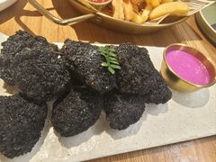 -Dragon Pizza•圆脸龙披萨·牛排餐厅
