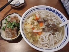 -鑫花溪牛肉米粉(东环大润发店)