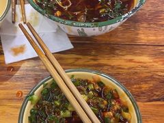 -拈签一笑黄牛肉辣卤串串