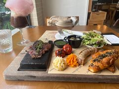 -Mark&Mars Restaurant
