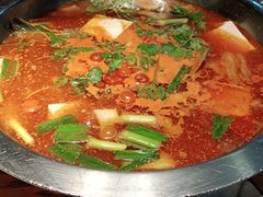 -野山舂·贵州现舂酸汤火锅(鸿通城店)