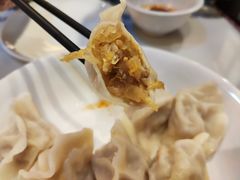 酸菜猪肉饺子-东方饺子王(新奥购物中心店)