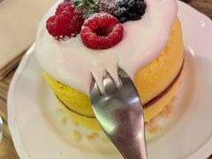 杂莓酸奶油松饼-無早咖啡