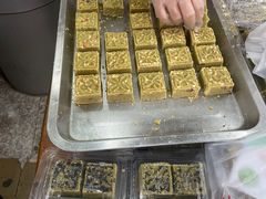 -新月蛋糕西点专卖店(大麦街店)
