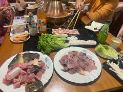 -果松木炭酸菜铜火锅·外婆参鸡汤