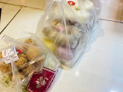 -白玉兰食品甜凤店(合生汇店)