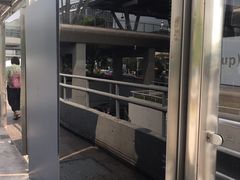 -虹桥火车站-停车场