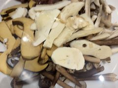 -黔蘑菇四季餐厅(观山湖店)