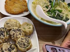 -小杨生煎(金山百联购物中心3楼店)