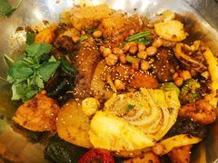 -愉肴麻辣香锅(中山路店)