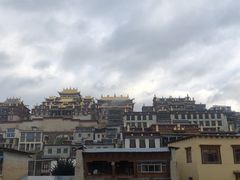 -噶丹松赞林寺