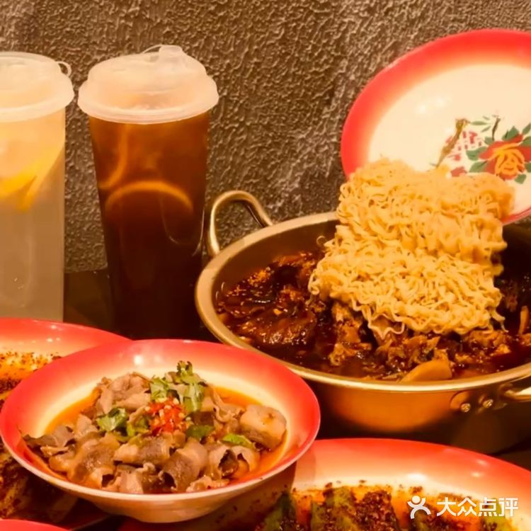 我嘞个豆❗️这家市井冒烤鸭直击我的灵魂