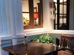 -Cuc Gach Quan Restaurant