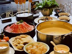 -鲜入唯煮·港式海鲜牛肉火锅(金宝街店)