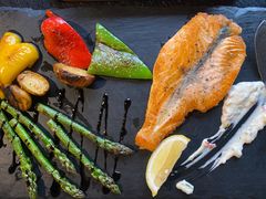 烤三文鱼配芦笋和塔塔酱-格鲁·秀色Georgia’s Feast