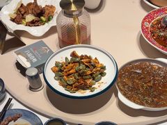 -八府香鸭·啫啫煲(华山路店)