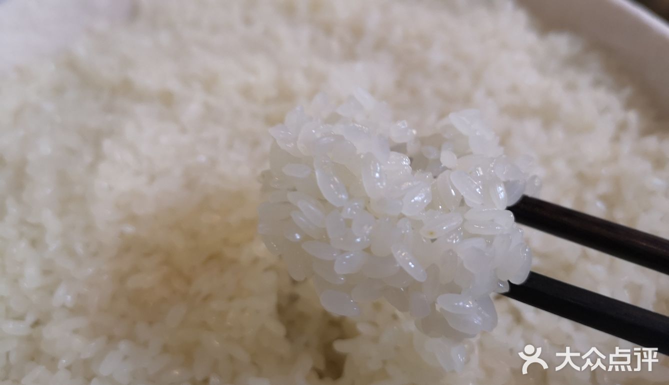 有一块属于金黄的皮下那层油润喷香的糯米