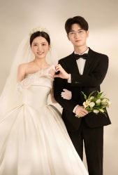 -雪中彩影婚纱摄影·微光艺术中心