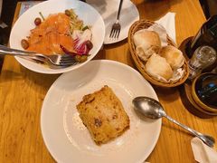 蔬菜色拉配烟熏三文鱼-La Tavernetta(Bar à Vin)(乌鲁木齐路店)